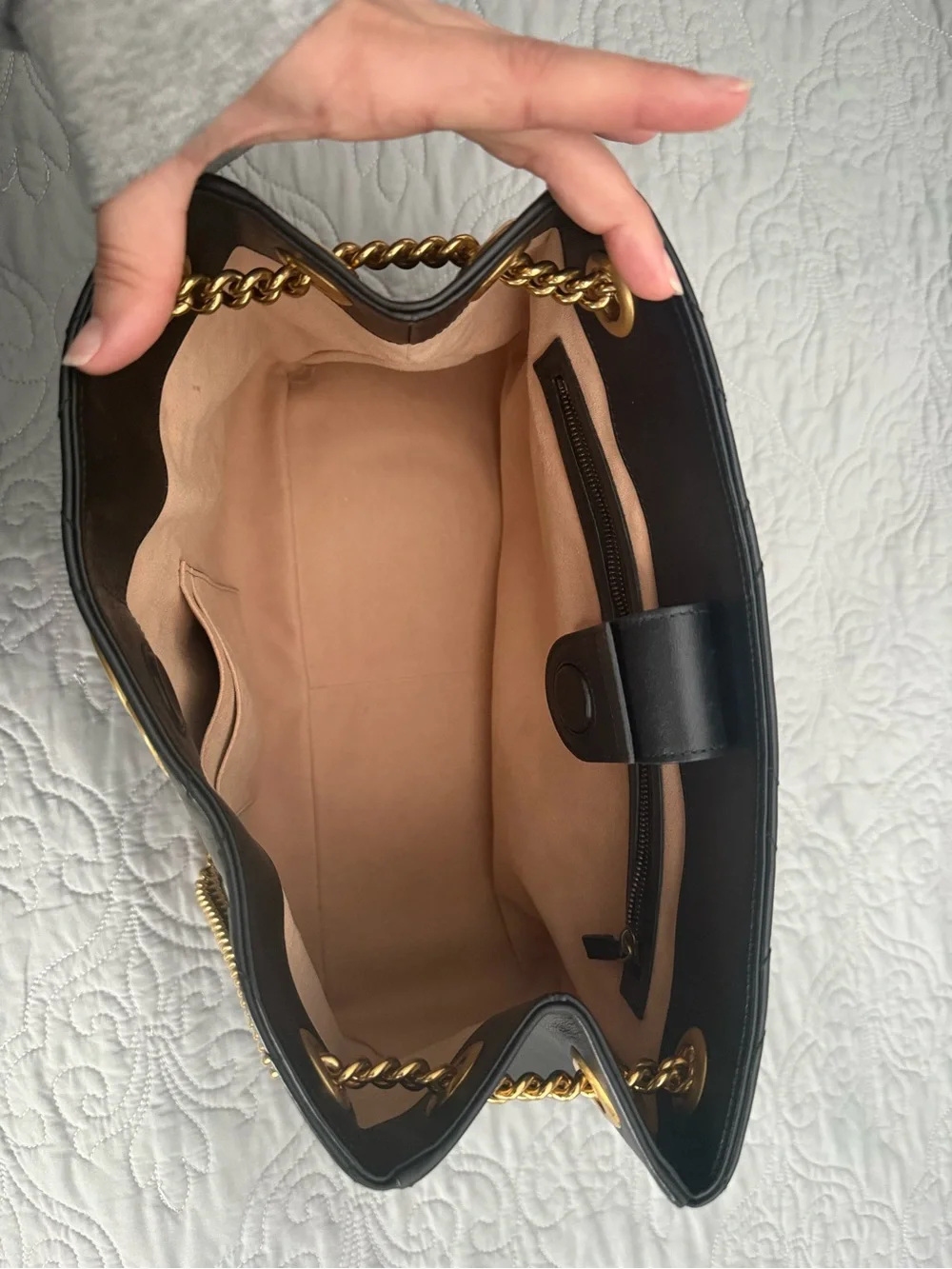 Gucci Black Chevron Leather Shoulder Bag with Gold Chain and GG - Picture 6 of 7